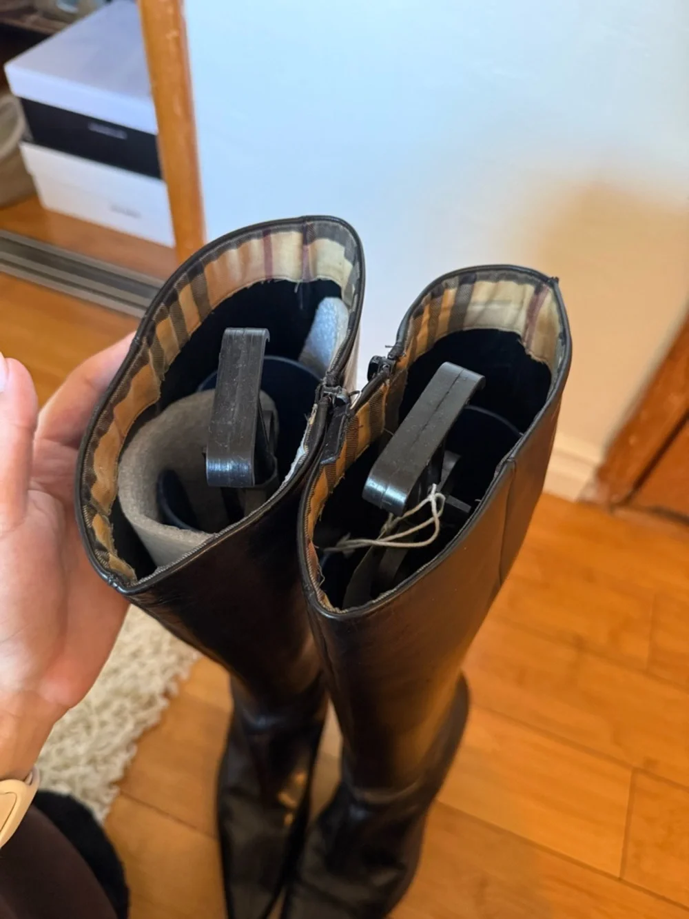 Burberry Black Knee-High Pointed-Toe Leather Boots - Picture 3 of 5